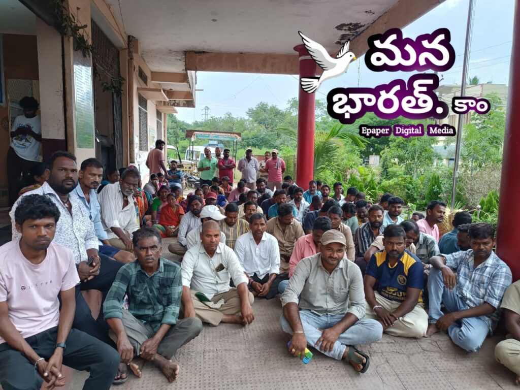 కాగజ్‌నగర్‌లో పారిశుద్ధ్య కార్మికుల ఆగ్రహం..