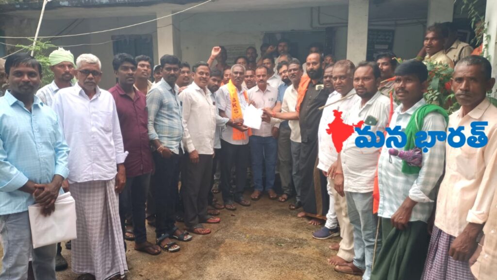 తేమ శాతం పేరుతో రైతులను దోచుకుంటున్న ప్రభుత్వాలు