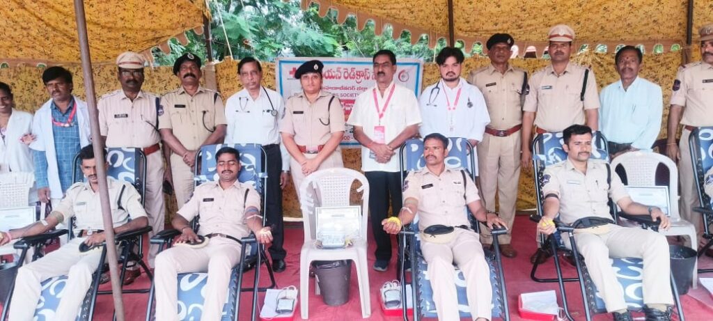 జిల్లా ఎస్పీ కార్యాలయంలో రక్తదాన శిబిరం