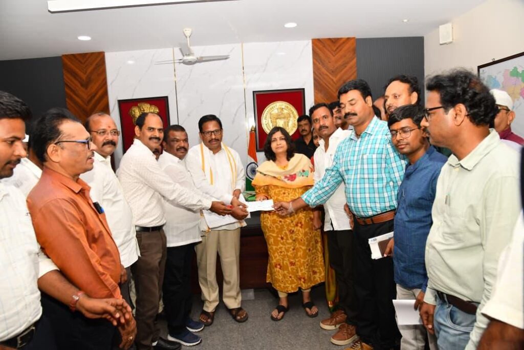 విద్యానిధికి టీజీవో రూ.7.50 లక్షల విరాళం