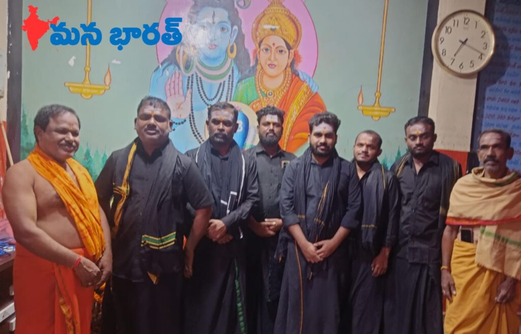 ప్రసన్నాంజనేయ స్వామికి విశేష పూజలు