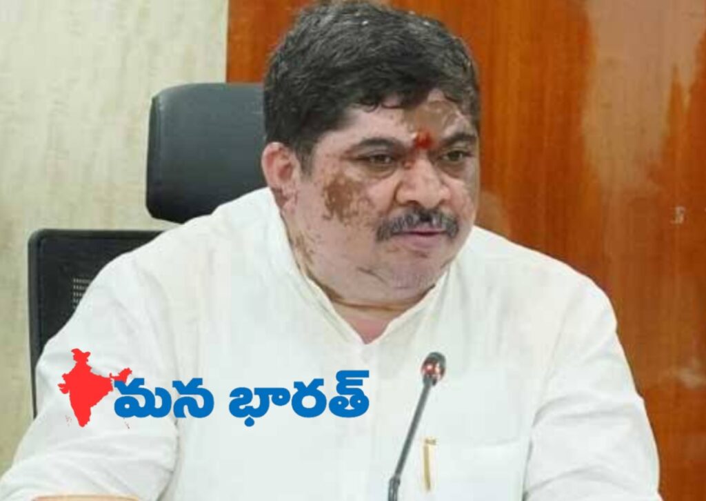 బీసీ సంఘాలు BJP, BRS‌పై పోరాడాలి: మంత్రి