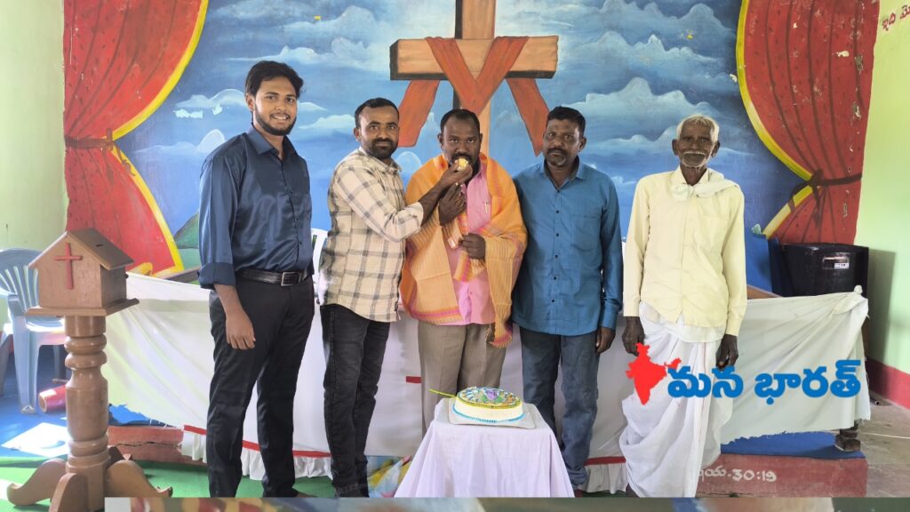 విశ్వ వాణి ప్రార్థన మందిరంలో ఘనంగా క్రిస్మస్..