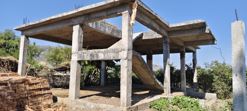 నత్త నడకన పంచాయతీ భవన పనులు..