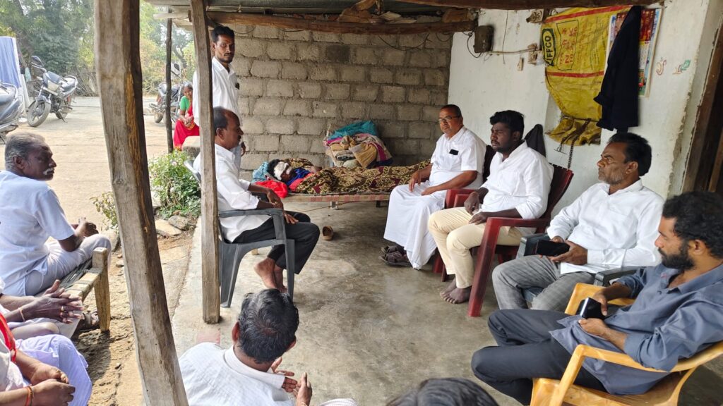 బాధిత కుటుంబాలను పరామర్శించిన బీఆర్ఎస్ నేతలు