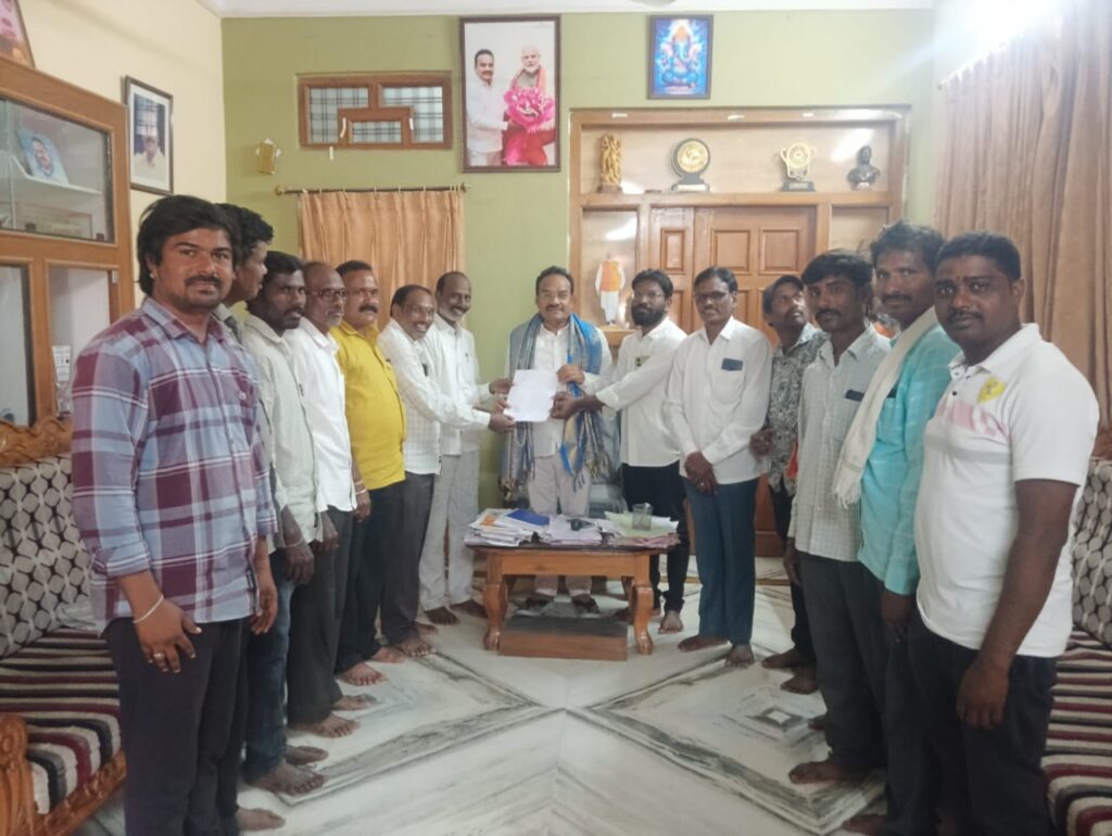 బ్రిడ్జి మంజూరు చేయాలని ఎంపీకి వినతి..