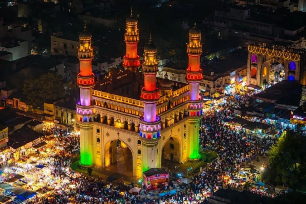 రంజాన్ షాపింగ్ సందడి.. వెలుగుల కాంతిలో మెరిసిన చార్మినార్