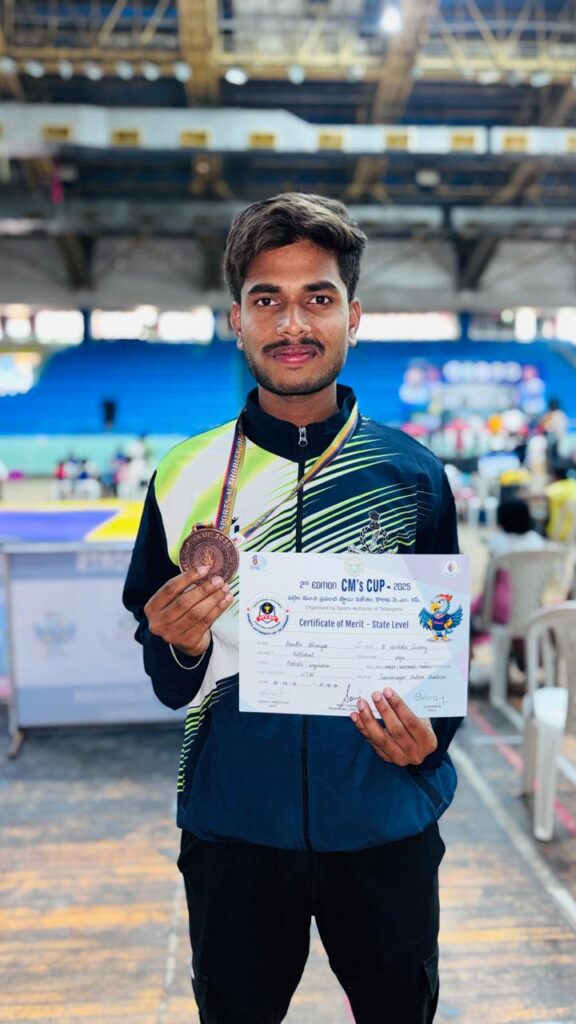 సీఎం కప్ స్టేట్ మీట్‌లో ఆర్టిస్టిక్ యోగా అండర్-25లో బోండ్ల భార్గవ్ ప్రతిభ..