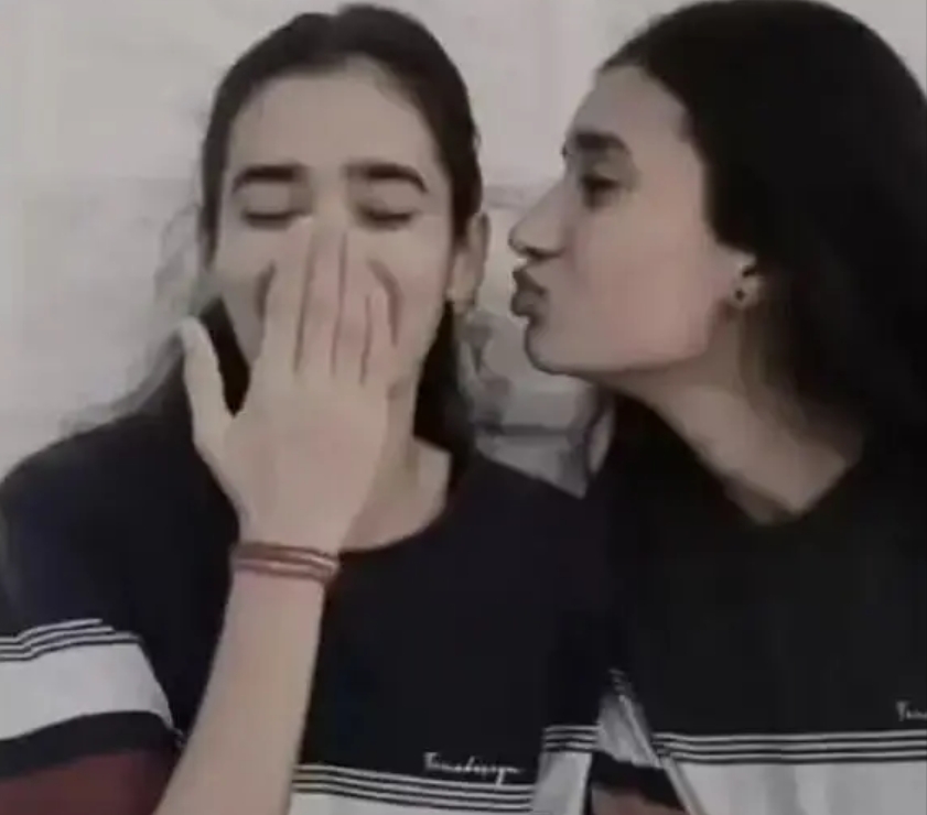 పెళ్లికి ముందురోజే అక్కాచెల్లెళ్ల ఆత్మహత్య..