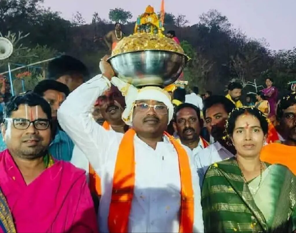  రూ.2 లక్షల 25 వేలు పలికిన ‘అన్నమయ్య లడ్డు’