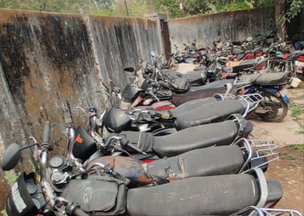 ఈ నెల 26న వాహనాల బహిరంగ వేలం పాట: ఎక్సైజ్ సీఐ విజేందర్