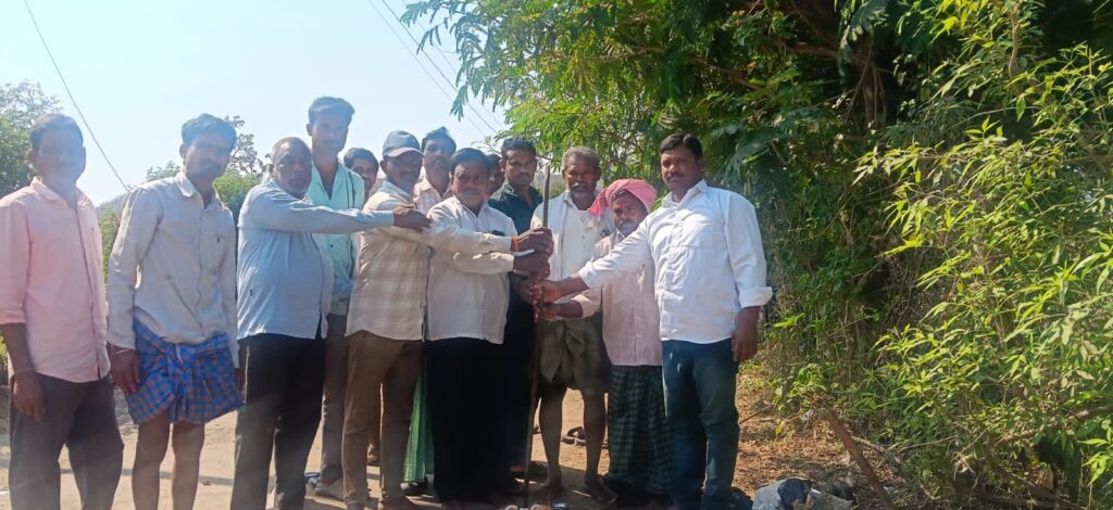 లింగి బ్రిడ్జి పనులకు శ్రీకారం చుట్టిన సర్పంచ్