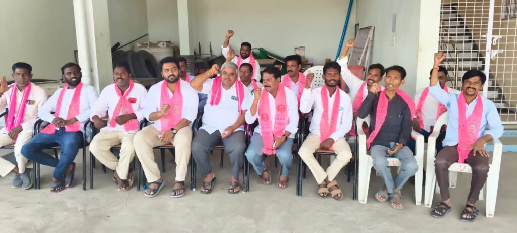 రైతు ఆత్మహత్యపై ఆగ్రహం: 