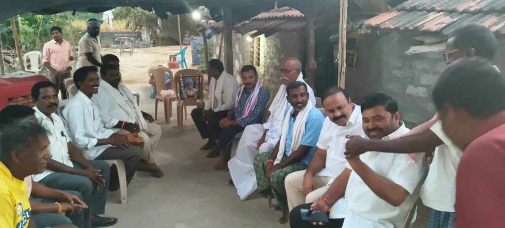 బాధిత కుటుంబాలకు పరామార్శ..