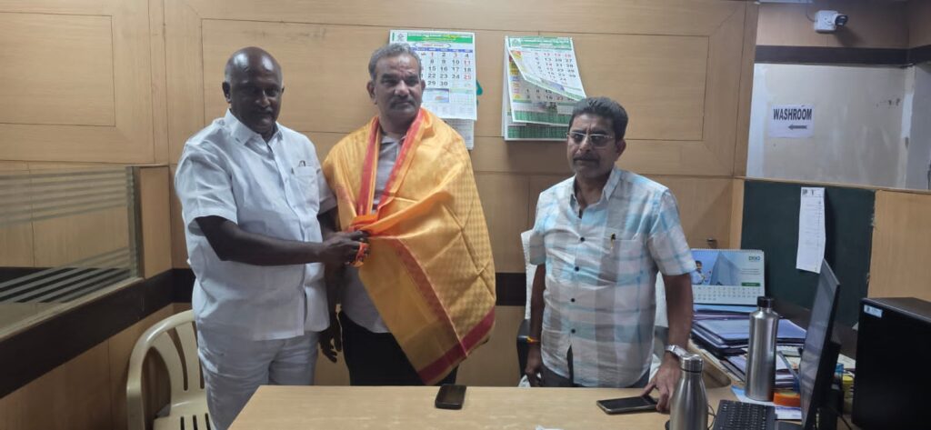 బార్ అసోసియేషన్ అధ్యక్షుడికి సన్మానం..
