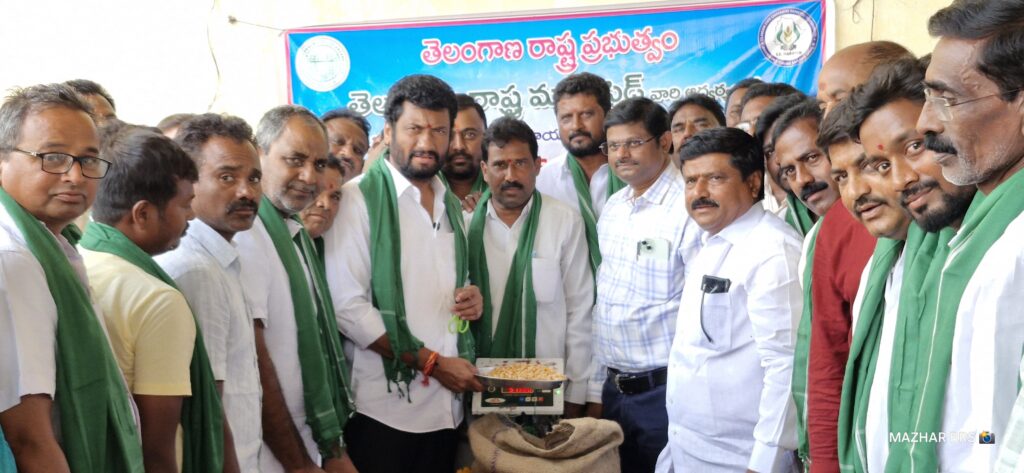 రైతులకు ఊరట – మొక్కజొన్న కొనుగోలు కేంద్రం ప్రారంభం