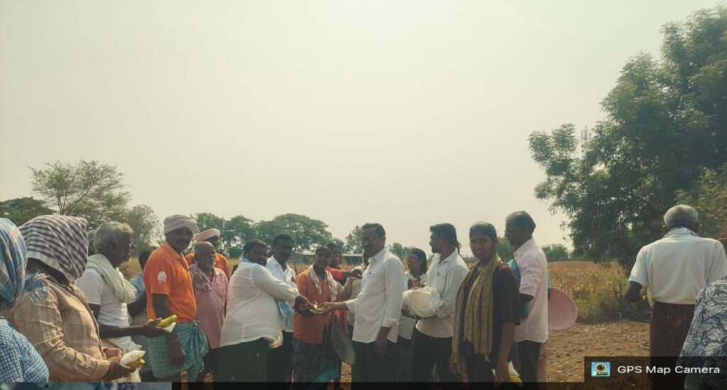 ఉపాధి హామీ కూలీలకు మజ్జిగ పంపిణీ..