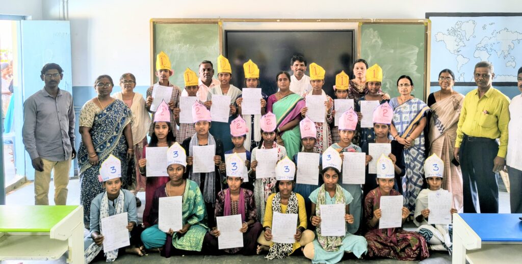 ఉత్తమ విద్యార్థులకు సన్మానం..