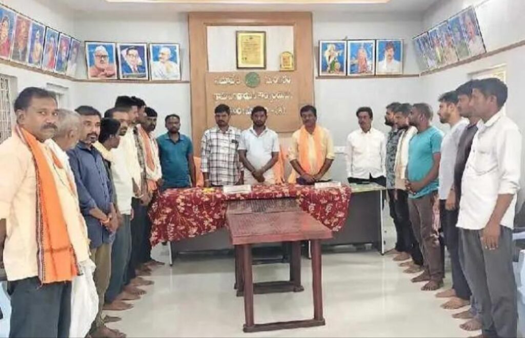 ఆ గ్రామంలో VDC నిధులపై వివాదం..!