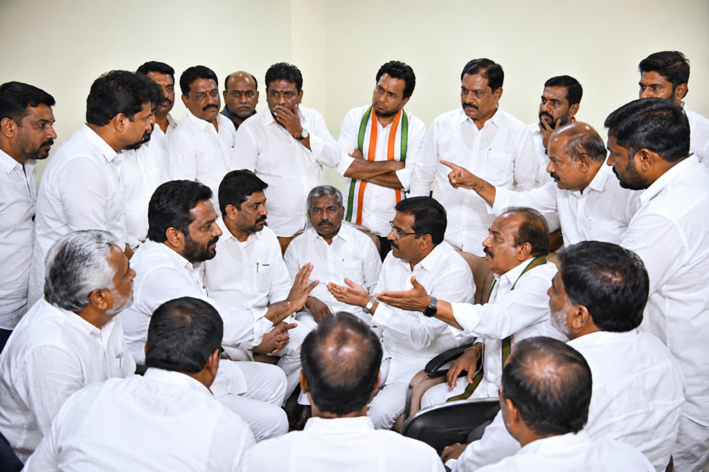 కాంగ్రెస్ పార్టీలో అంతర్గత విభేదాలు..