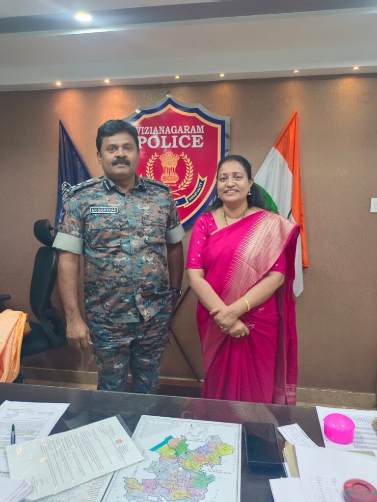 ట్రాఫిక్ నియంత్రణపై ఎస్పీకి వినతి ..