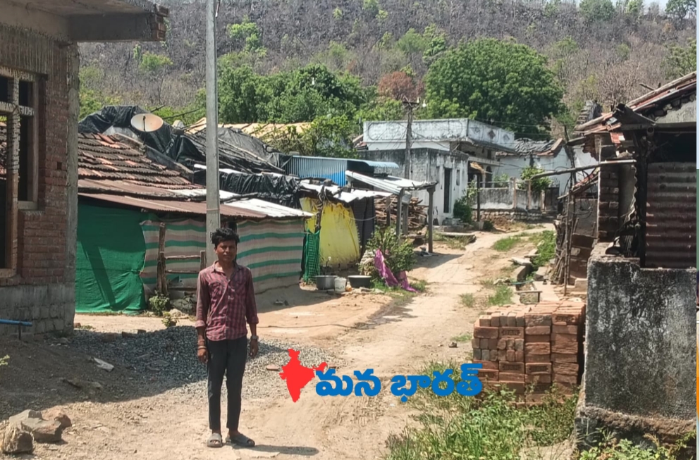నిధులు మంజూరు.. నిలిచిపోయిన రోడ్లు పనులు.!