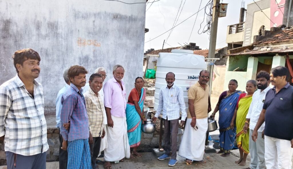 నీటి సమస్యను పరిష్కరించిన సర్పంచ్ సంతోష్..