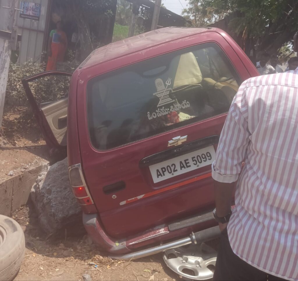 రోడ్డు ప్రమాదంలో డ్రైవర్ మృతి…