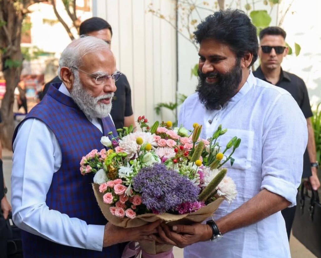 పవన్ కల్యాణ్ నివాసానికి ప్రధాని మోదీ