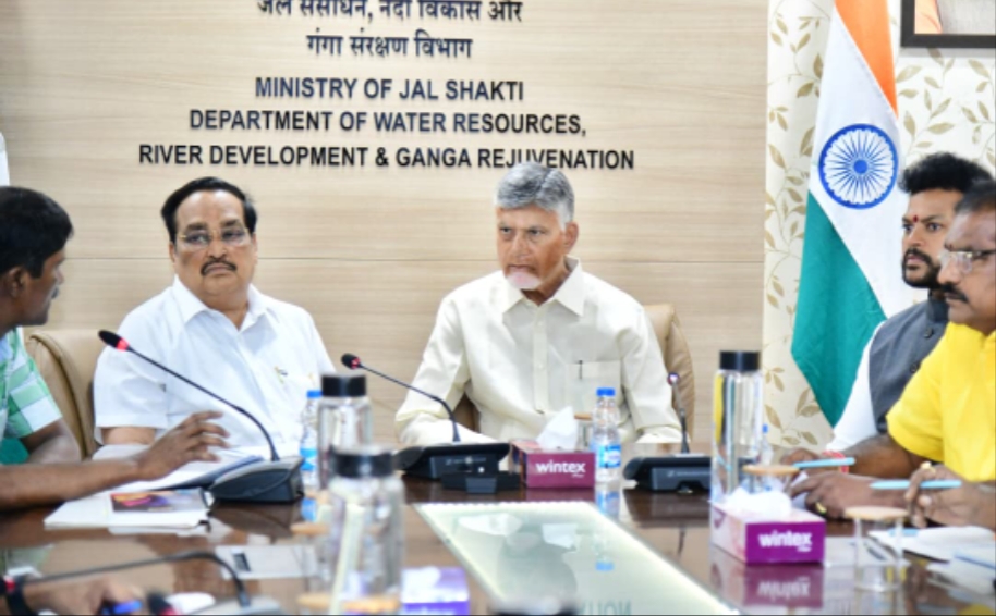 పోలవరం ప్రాజెక్టుకు కేంద్ర సహకారం కోరిన సీఎం
