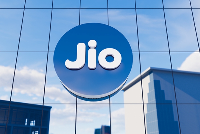 Jio.. 52 కోట్లకు పైగా వినియోగదారులు