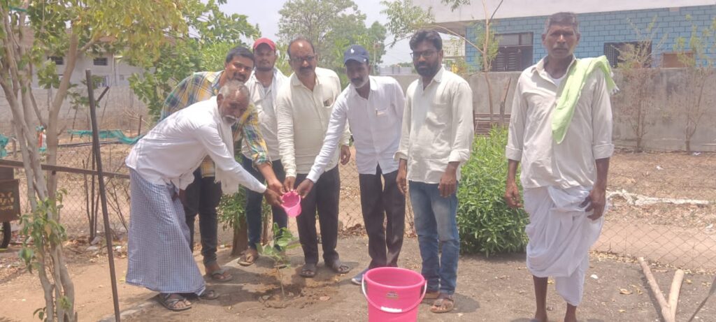 పర్యావరణ పరిరక్షణకు యువత ముందుకు రావాలి: సర్పంచ్ సంతోష్ 
