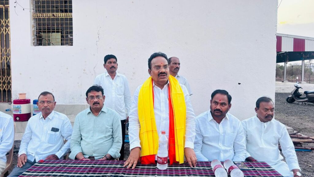 శ్రీ వెంకటేశ్వర స్వామి ఆలయంలో పూజలు చేసిన ఎంపీ..