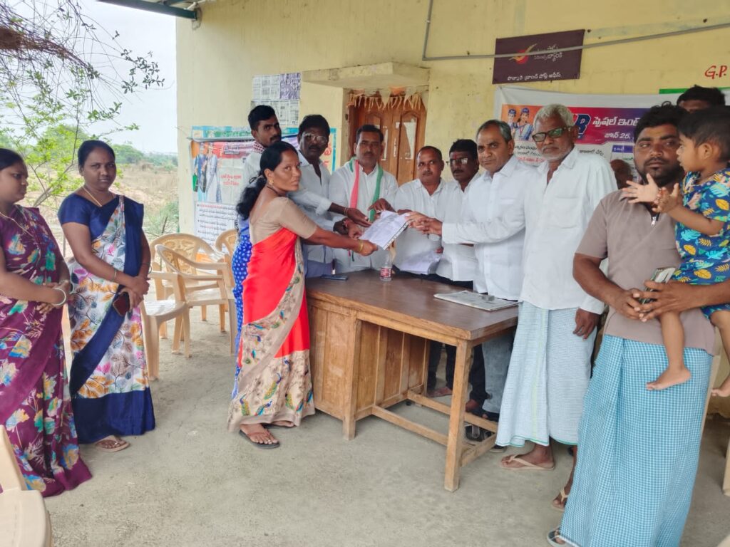 ప్రతి పేదవాడు ఆత్మగౌరవంతో జీవించాలన్నదే ప్రభుత్వ లక్ష్యం: కౌడాల సంతోష్
