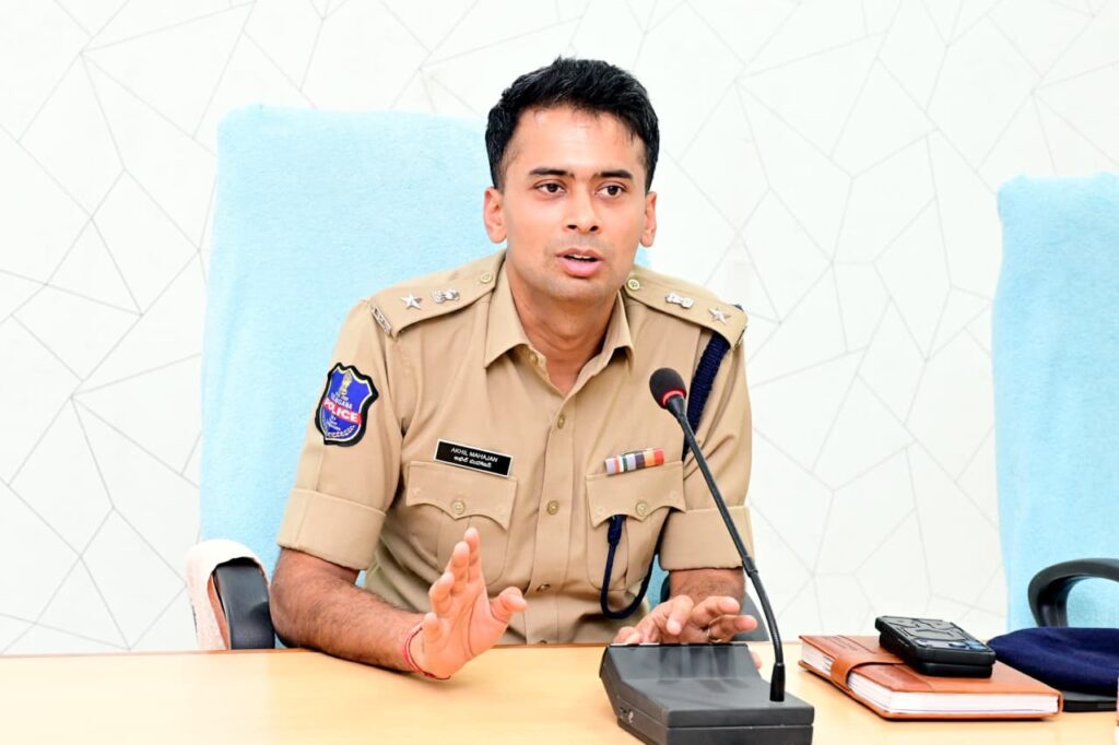 జిల్లా వ్యాప్తంగా పోలీసుల ఆకస్మిక తనిఖీలు..