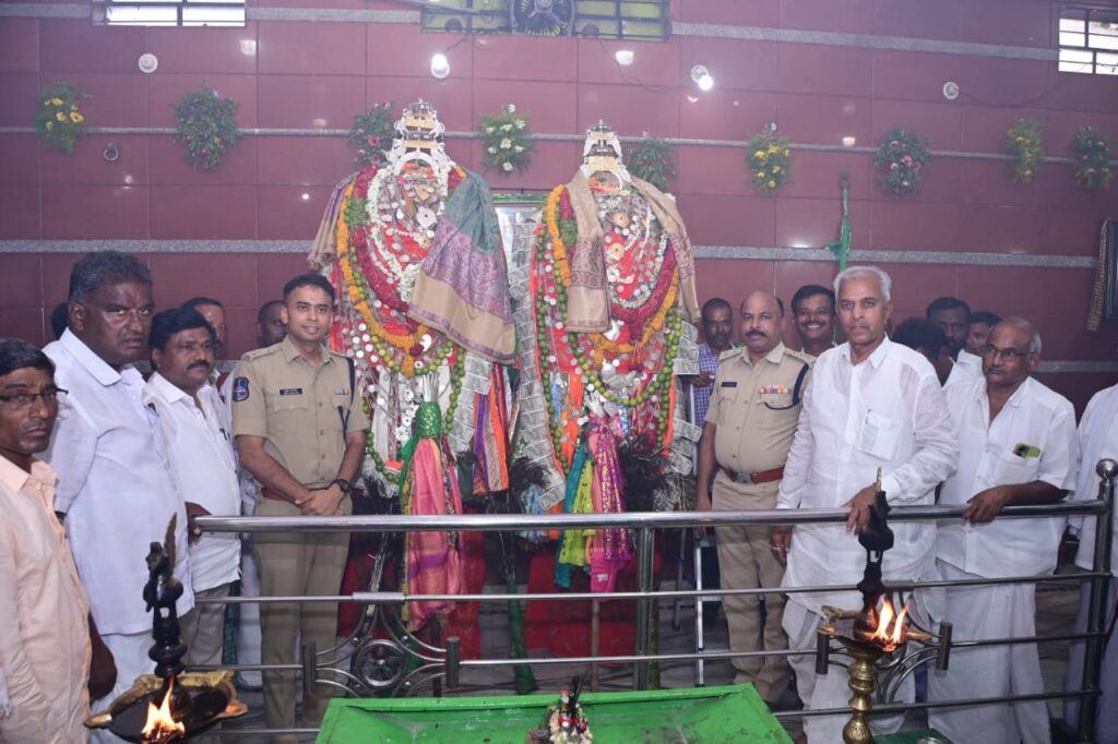 హస్సేన్ హుస్సేన్ దైవ క్షేత్రం సర్వమత సమ్మేళనానికి ప్రతీక: ఎస్పీ అఖిల్ మహాజన్