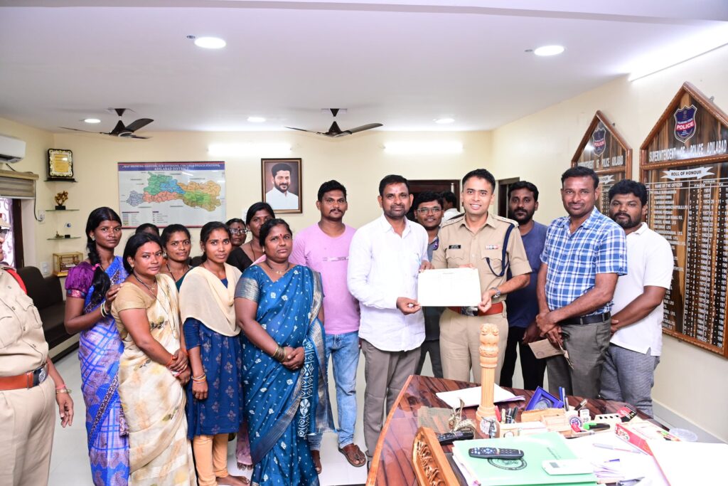 హెల్మెట్ లేకుంటే ఆ ఊరిలోకి ‘నో ఎంట్రీ’..