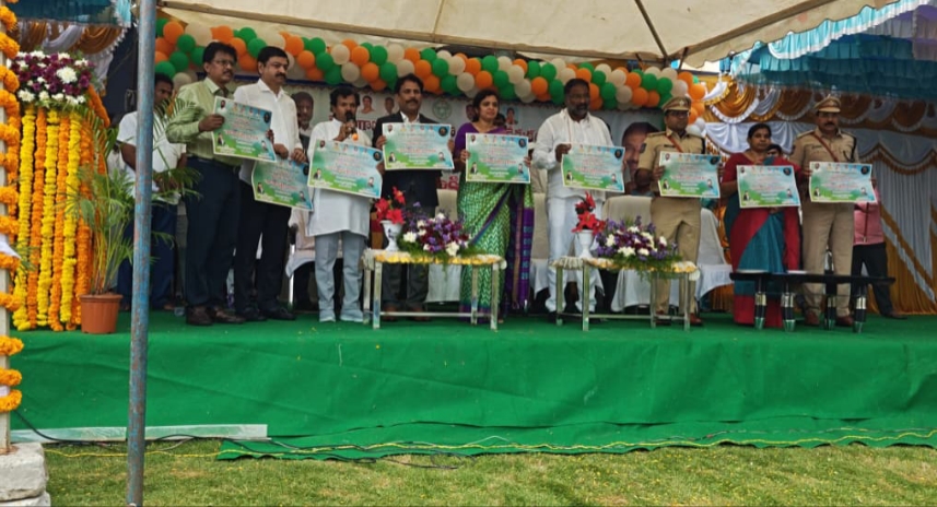 “నా పేరు తెలంగాణ” ఆడియో ఆవిష్కరించిన మంత్రి