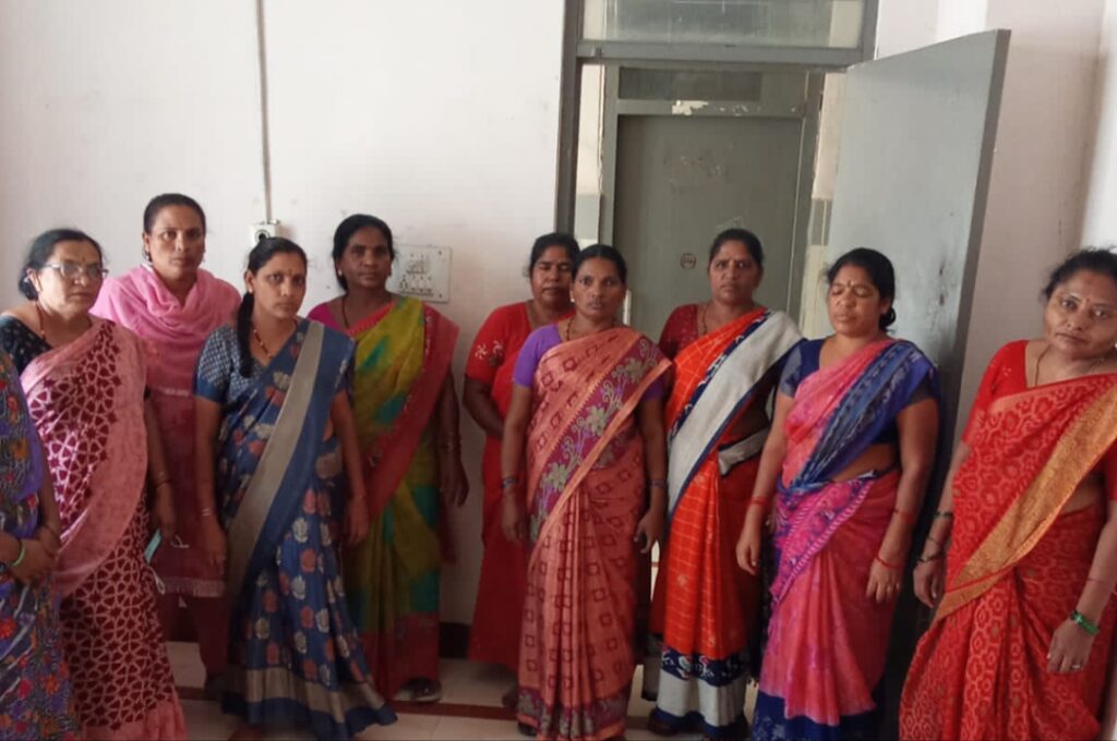 రిమ్స్ కార్మికుల పెండింగ్ వేతనాలు వెంటనే చెల్లించాలి..
