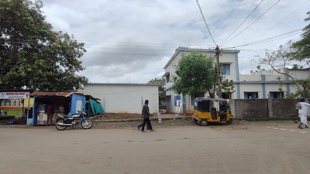 పాఠశాల సమస్యలు పట్టించుకోరా.?