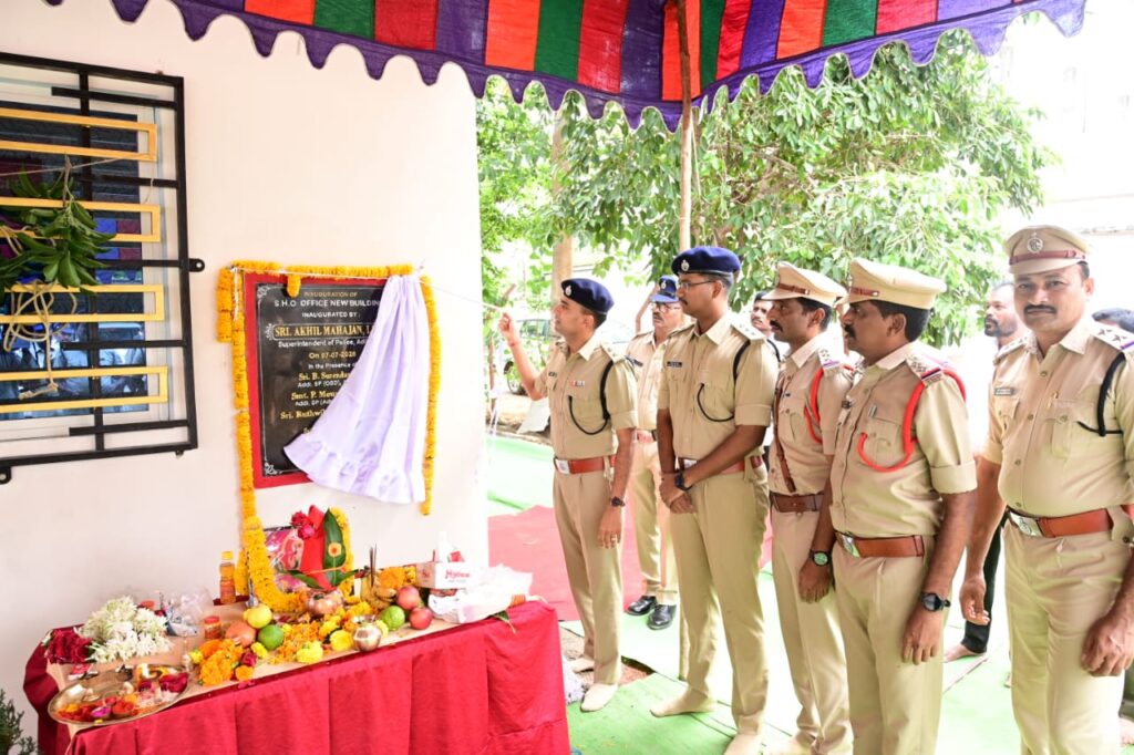 ప్రతి పోలీసు బాధ్యతగా పనిచేయాలి: ఎస్పీ
