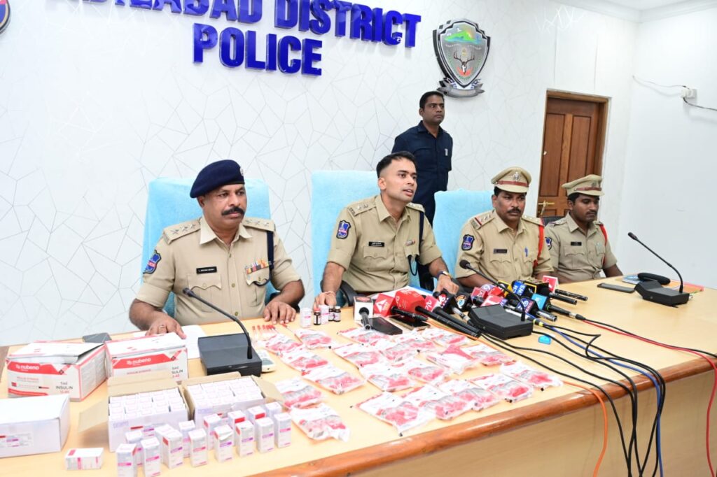కెమికల్ డ్రగ్స్ ముఠా గుట్టురట్టు..