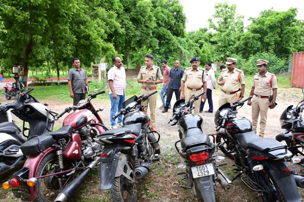 చోరీ ముఠా గుట్టురట్టు.. నలుగురు అరెస్ట్