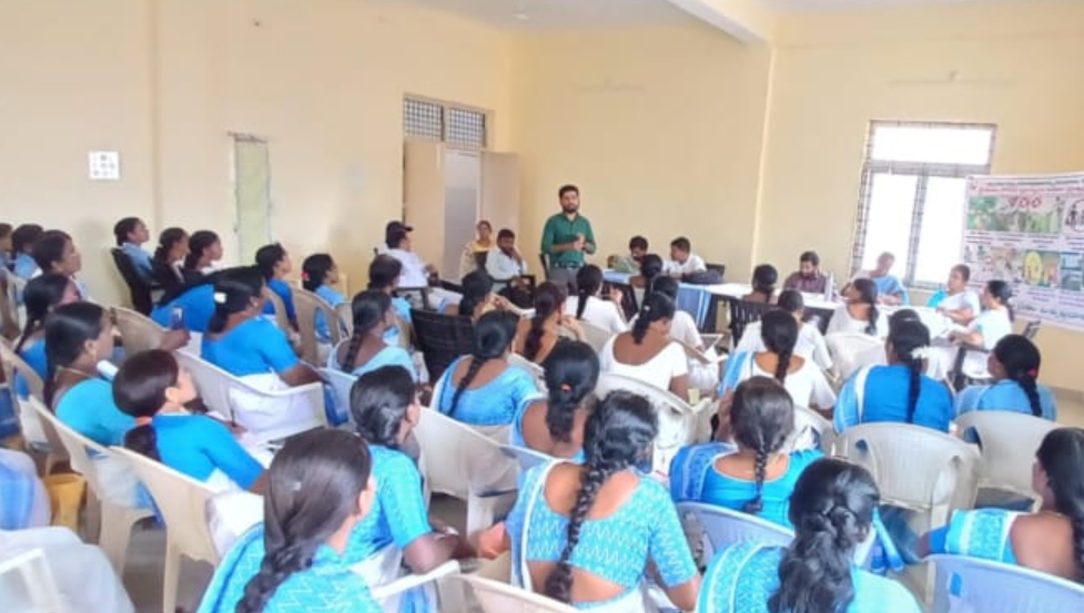 ఆశా వర్కర్లకు అవగాహన సదస్సు