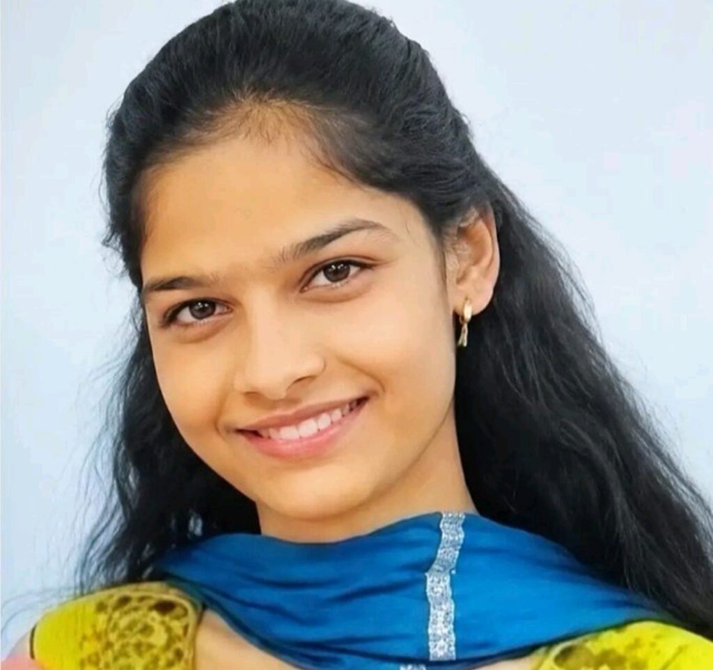 ప్రియురాలిని కత్తితో పొడిచి హత్య చేసిన సహవిద్యార్థి