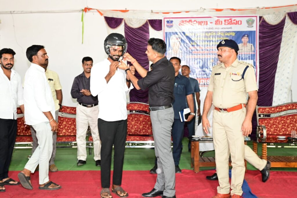 గంజాయిపై యుద్ధం చేయాలి: జిల్లా ఎస్పీ అఖిల్ మహాజన్