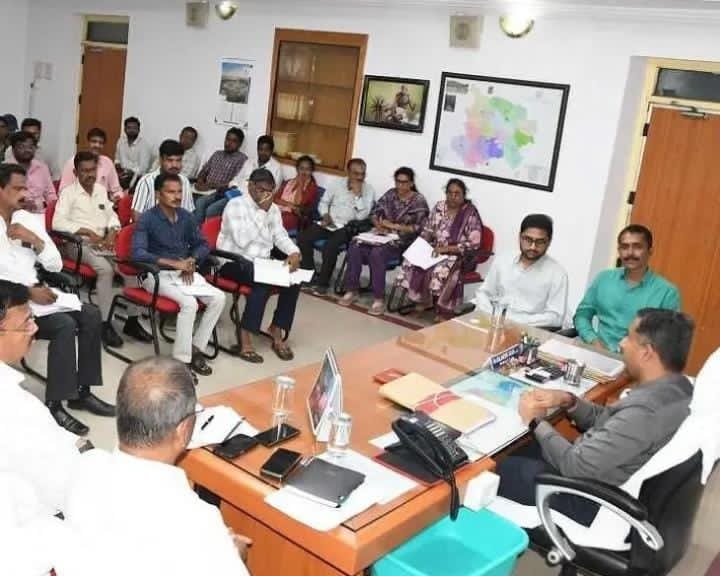 ఎయిర్‌పోర్ట్ పనులపై కలెక్టర్ సమీక్ష..