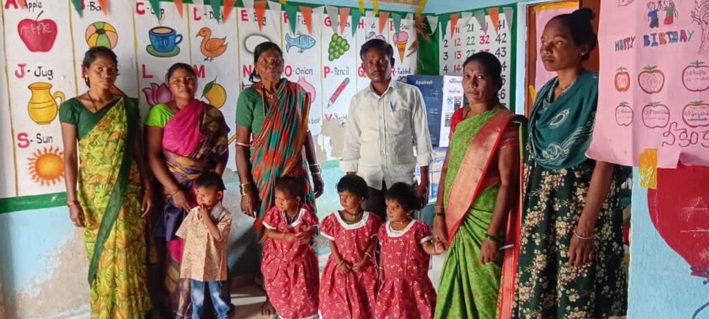 అంగన్వాడీ లో చిన్నారులకు యూనిఫాంలు..