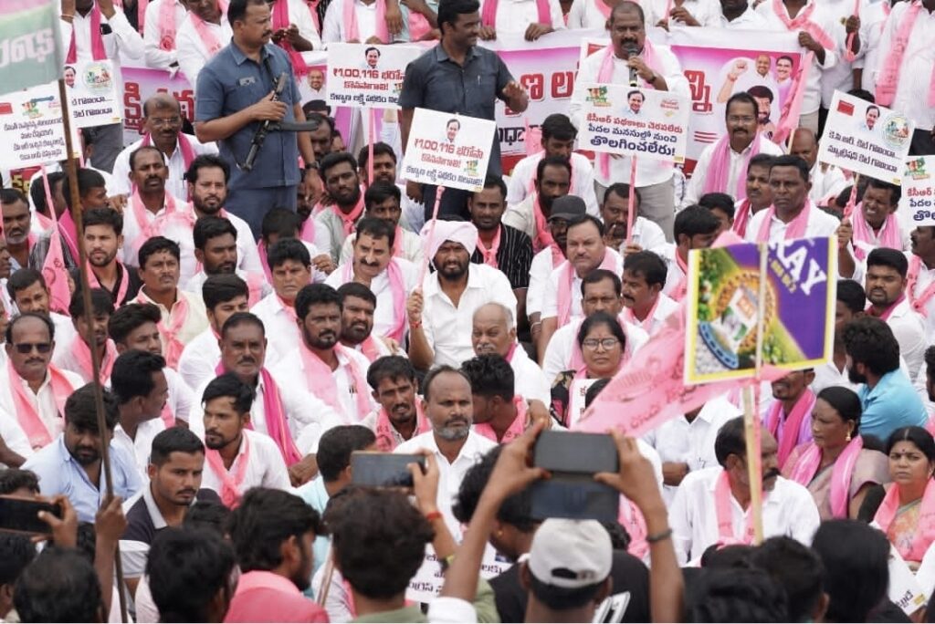 బీఆర్ఎస్ ఎమ్మెల్యే అనిల్ జాదవ్ మహా ధర్నా.!