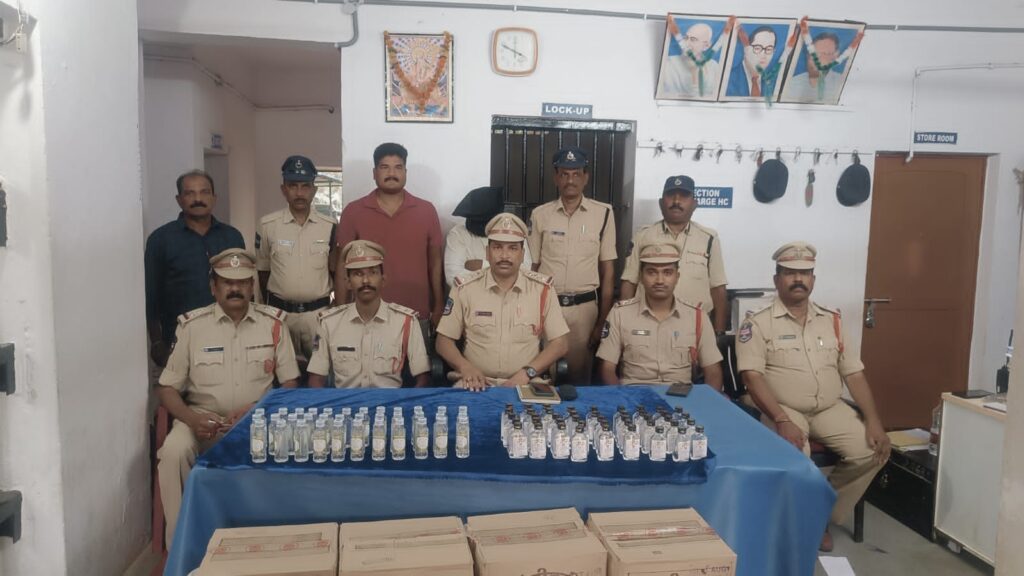 1300 దేశీదారు బాటిళ్లు పట్టివేత..